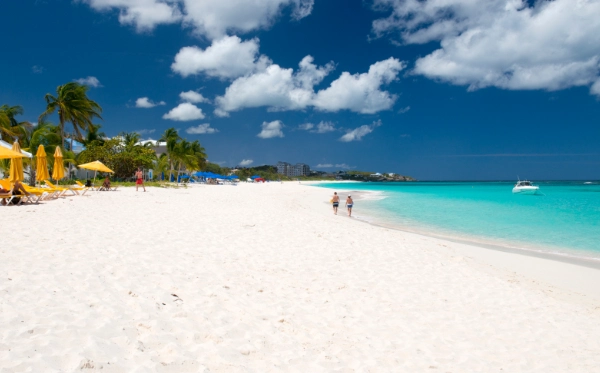 romantic honeymoon anguilla. a wide beacht with withe sand