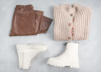 Unraveling White Boot Outfits: A Fashion Evolution