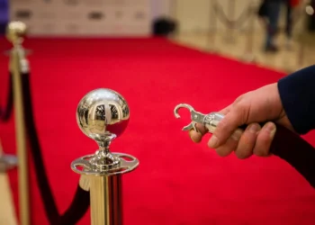 read carpet at met gala