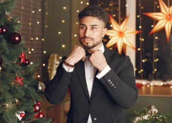 how to dress for a christmas party