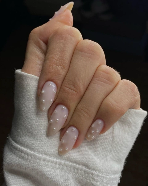 nails with pearls